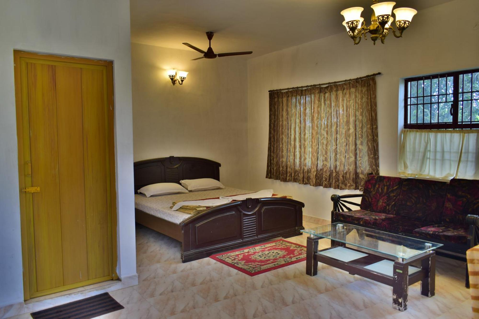 Silent Waters Resorts Yelagiri Εξωτερικό φωτογραφία